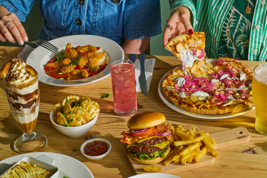 whitbread_inns_aw25_mains3_group